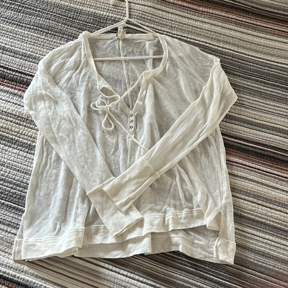 NWOT - Free People linen top - white/off white - size Large - v-neck